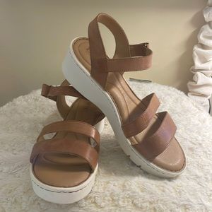Born Leather Wedge Women’s Sandals 9M